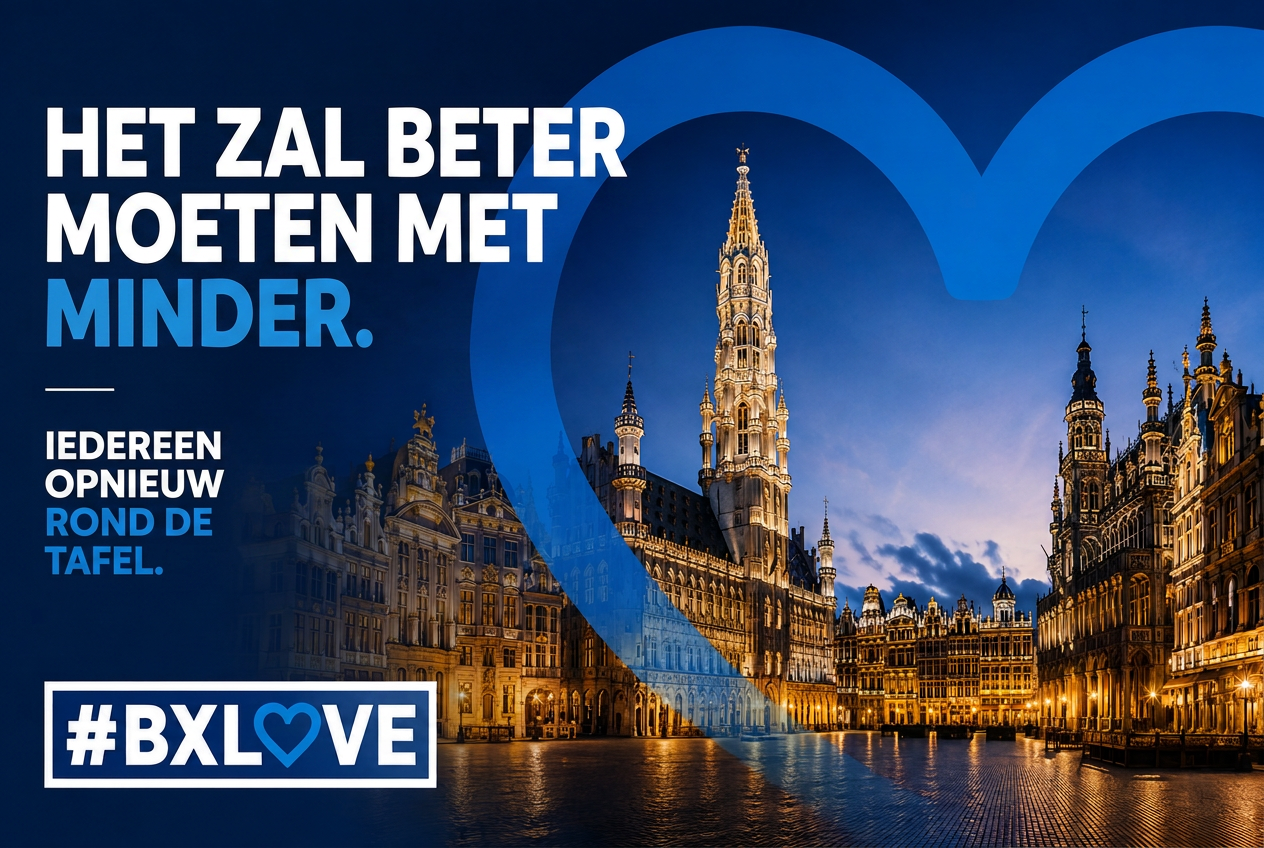 Officieel #BXLOVE-beeld: de verlichte Grote Markt van Brussel met « Het zal beter moeten met minder. Iedereen opnieuw rond de tafel. »